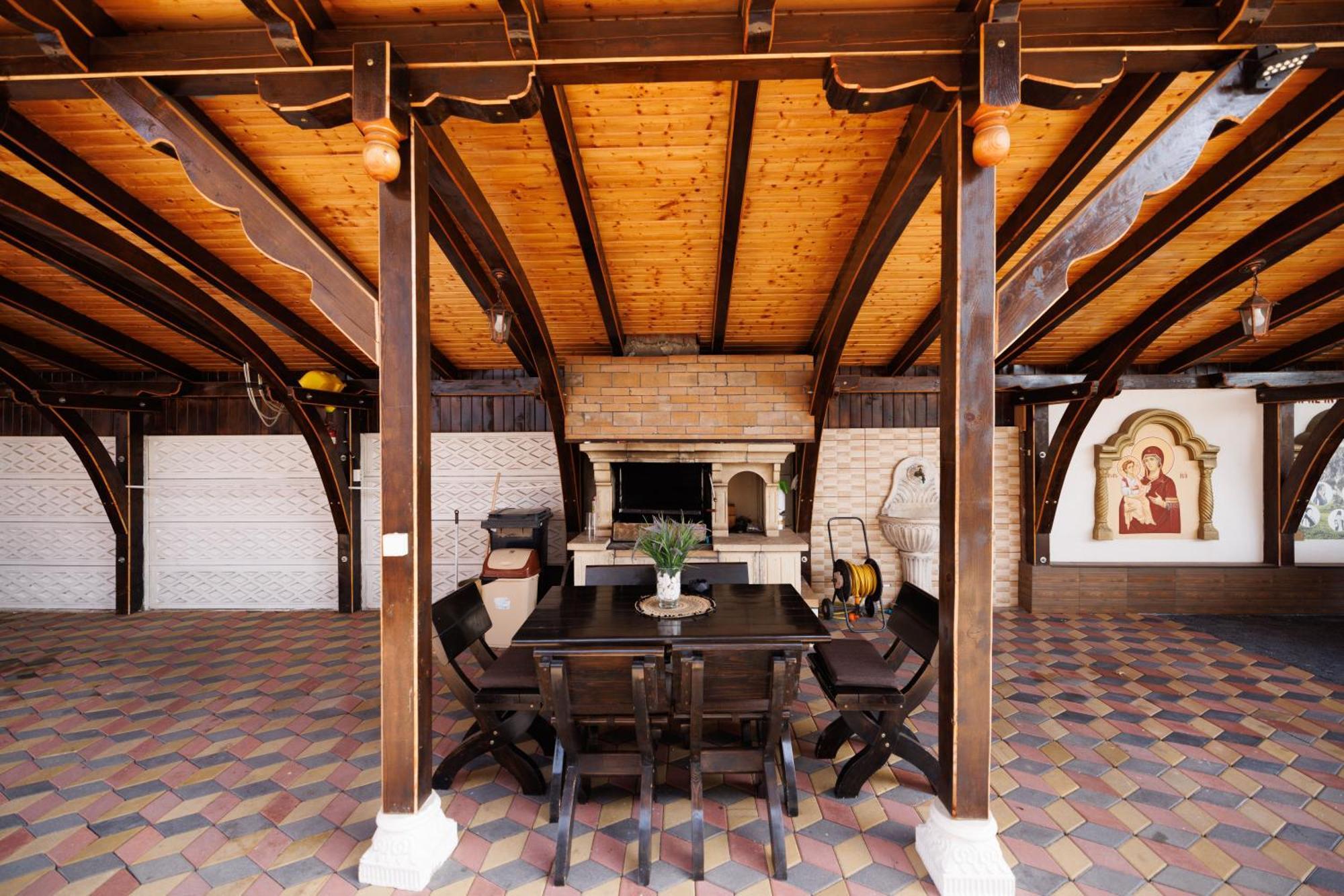 Vila Adr Petresti Luaran gambar