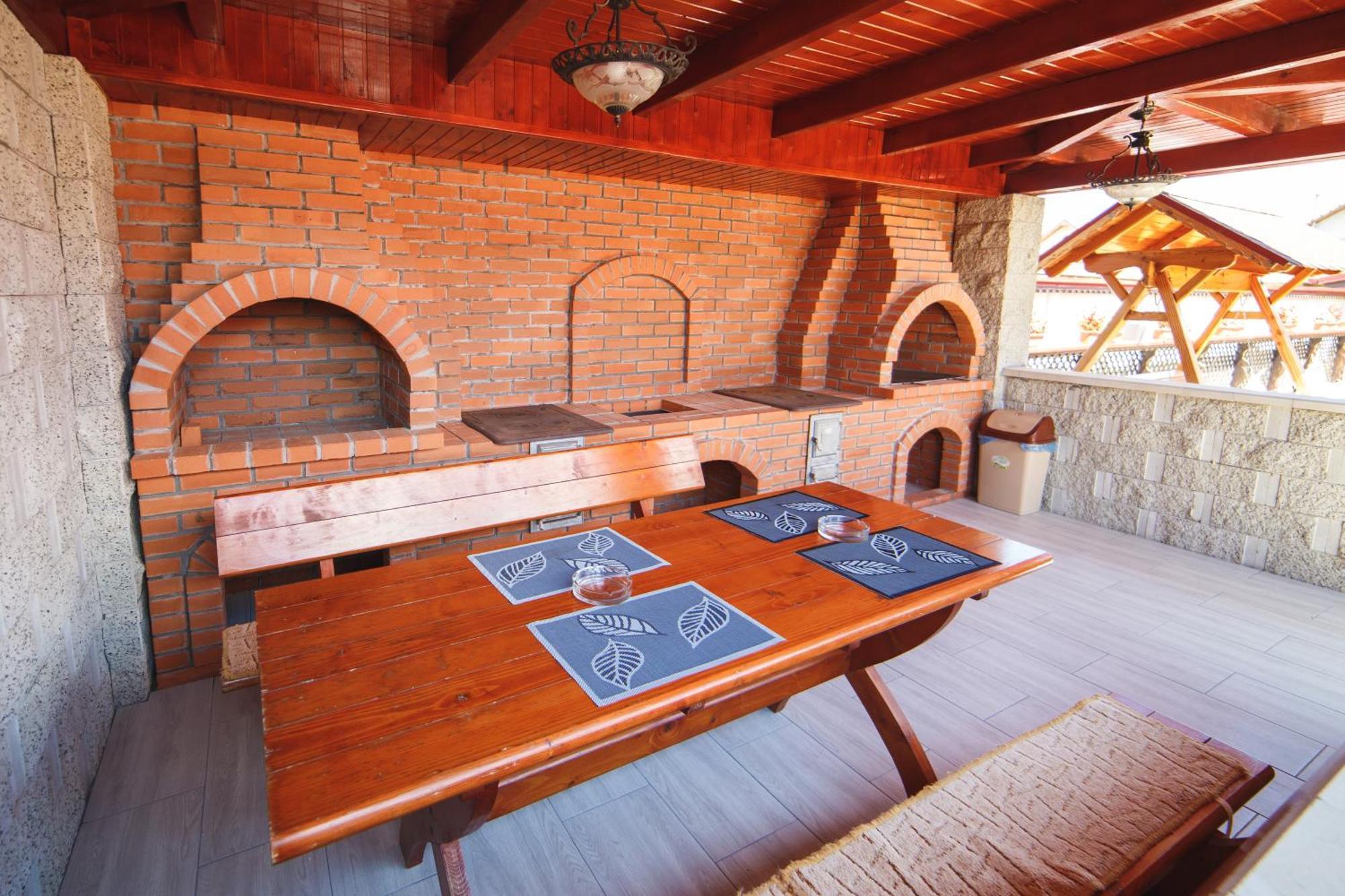 Vila Adr Petresti Luaran gambar