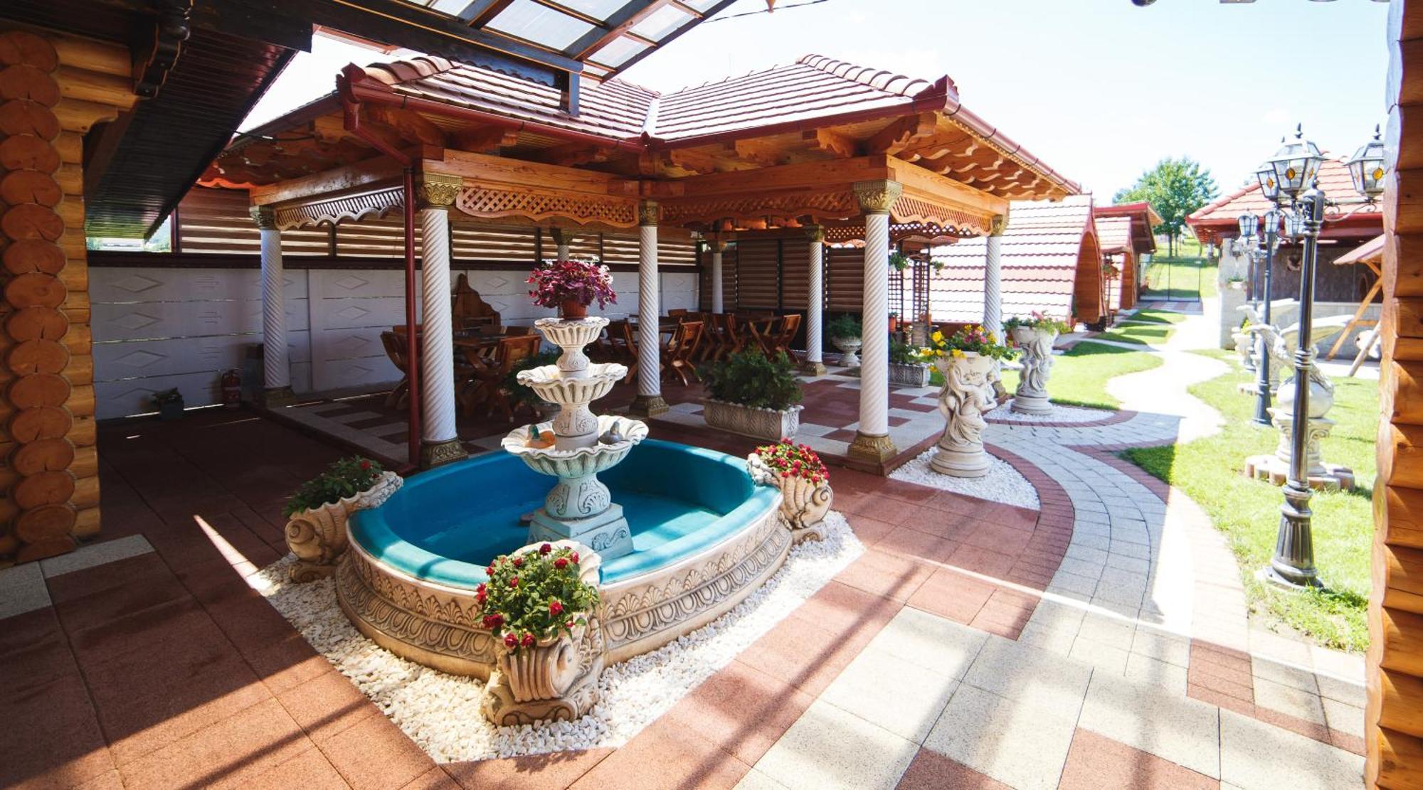 Vila Adr Petresti Luaran gambar
